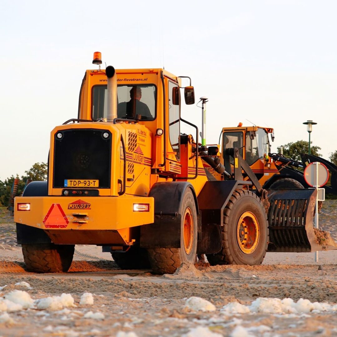 Crane Solutions for Heavy Lifting